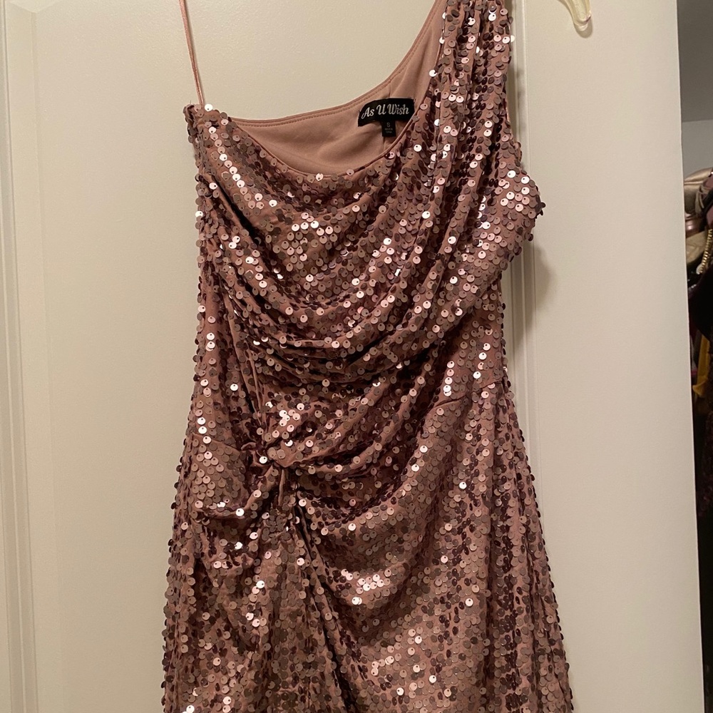 One shoulder sequin cocktail dress